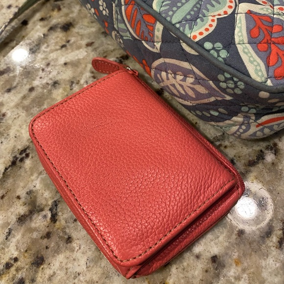 Vera Bradley Small Crossbody - Picture 3 of 4